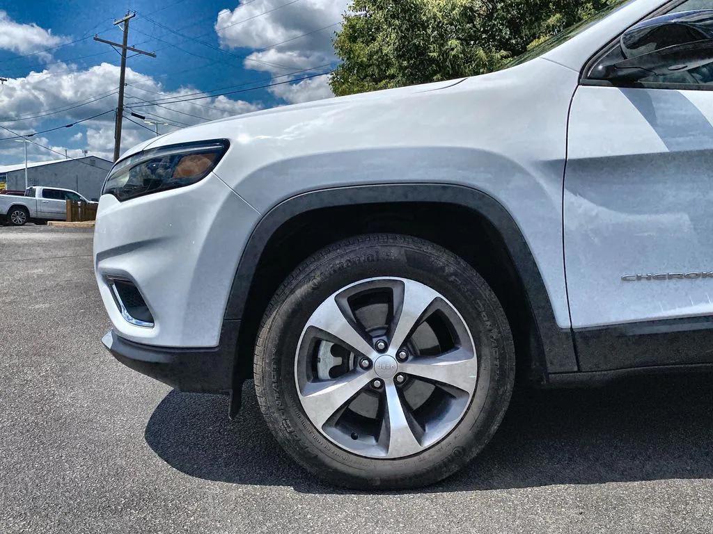 used 2022 Jeep Cherokee car, priced at $25,000