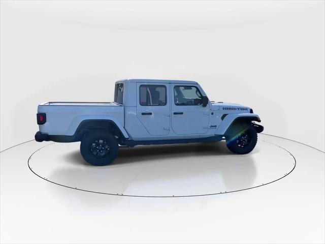 new 2025 Jeep Gladiator car, priced at $44,558