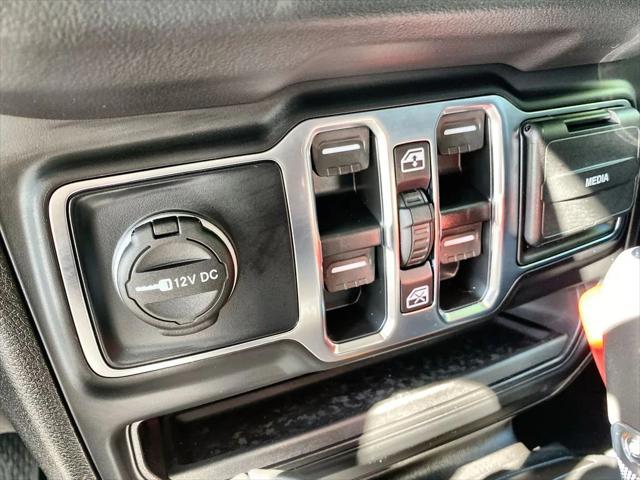 new 2025 Jeep Gladiator car, priced at $44,558