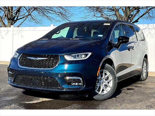 new 2025 Chrysler Pacifica car, priced at $42,470