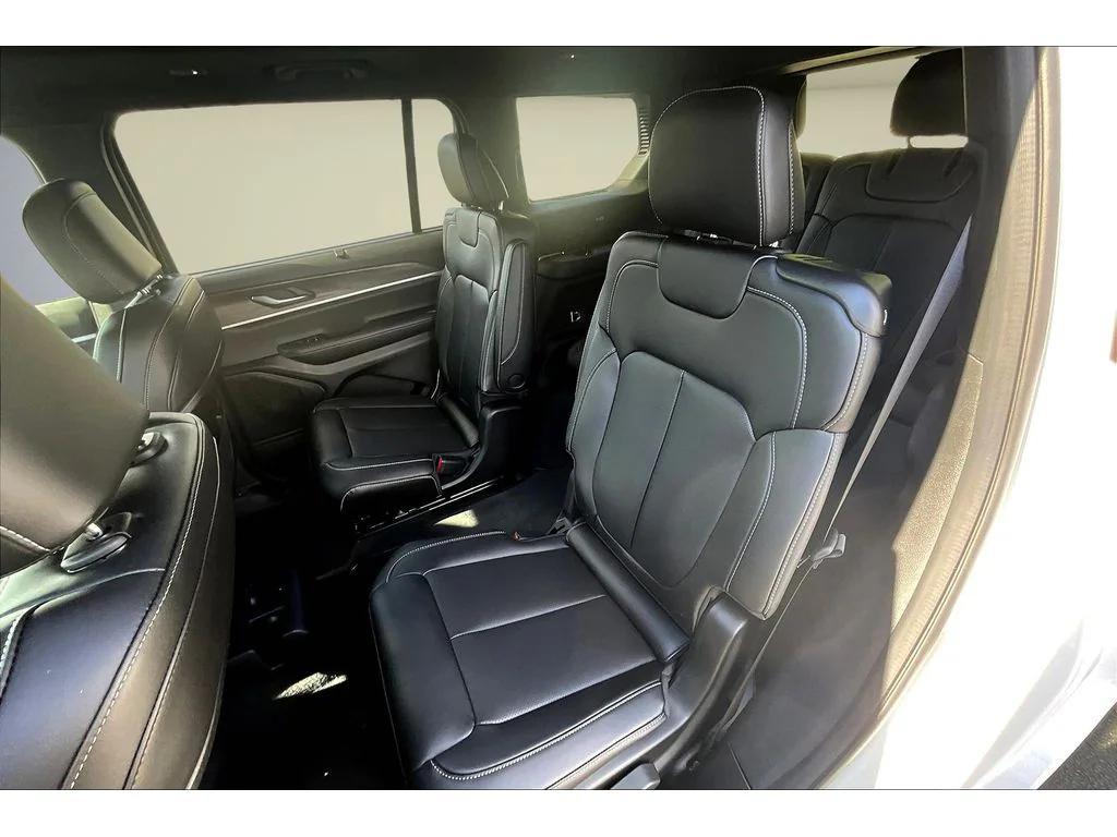 new 2025 Jeep Grand Cherokee car, priced at $54,565