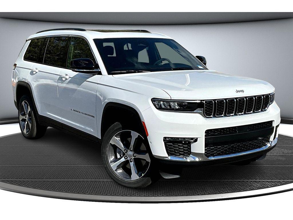 new 2025 Jeep Grand Cherokee car, priced at $54,565