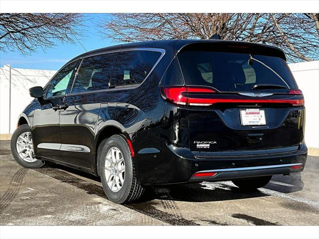 new 2025 Chrysler Pacifica car, priced at $43,870