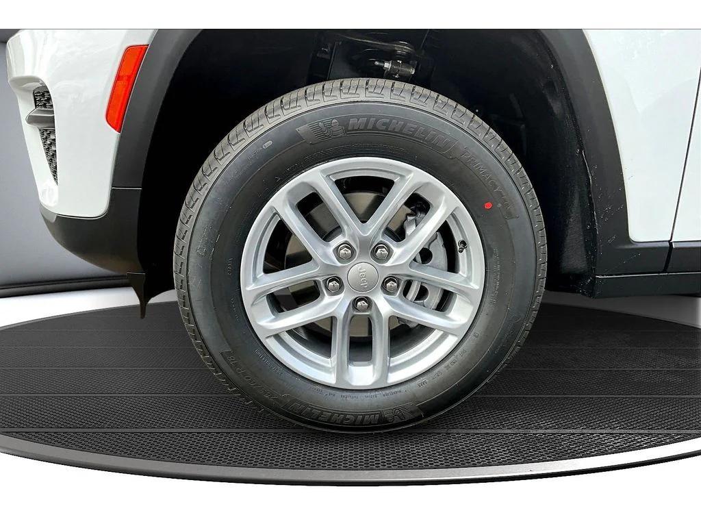 new 2025 Jeep Grand Cherokee car, priced at $41,780