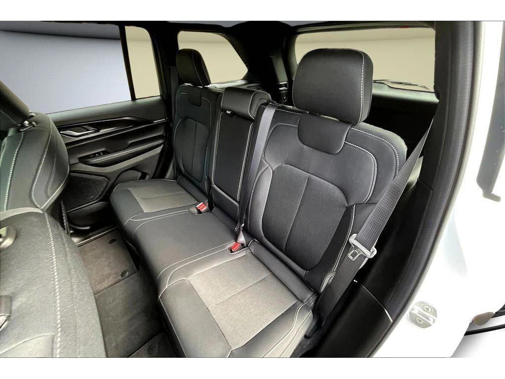 new 2025 Jeep Grand Cherokee car, priced at $41,780