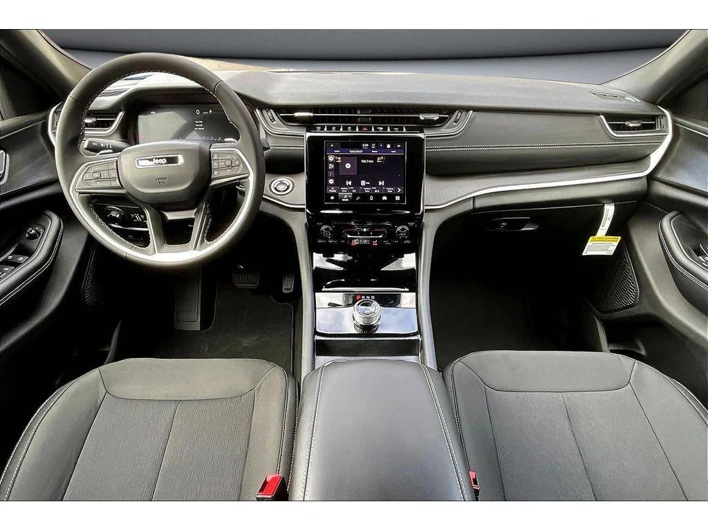 new 2025 Jeep Grand Cherokee car, priced at $41,780