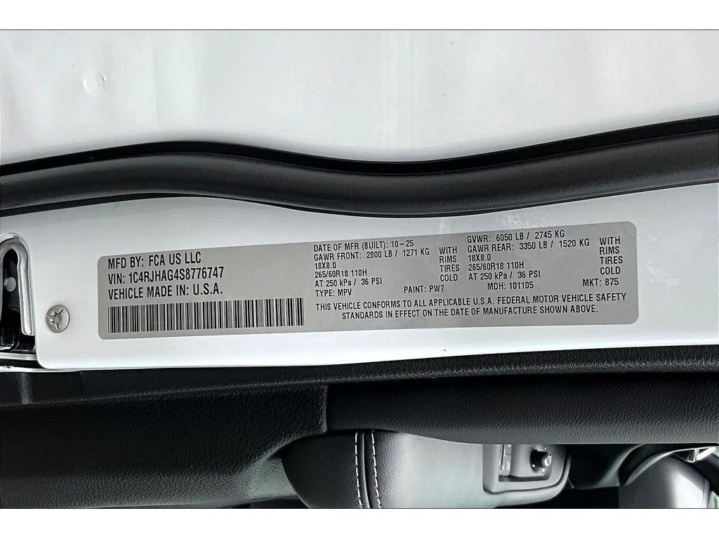 new 2025 Jeep Grand Cherokee car, priced at $41,780