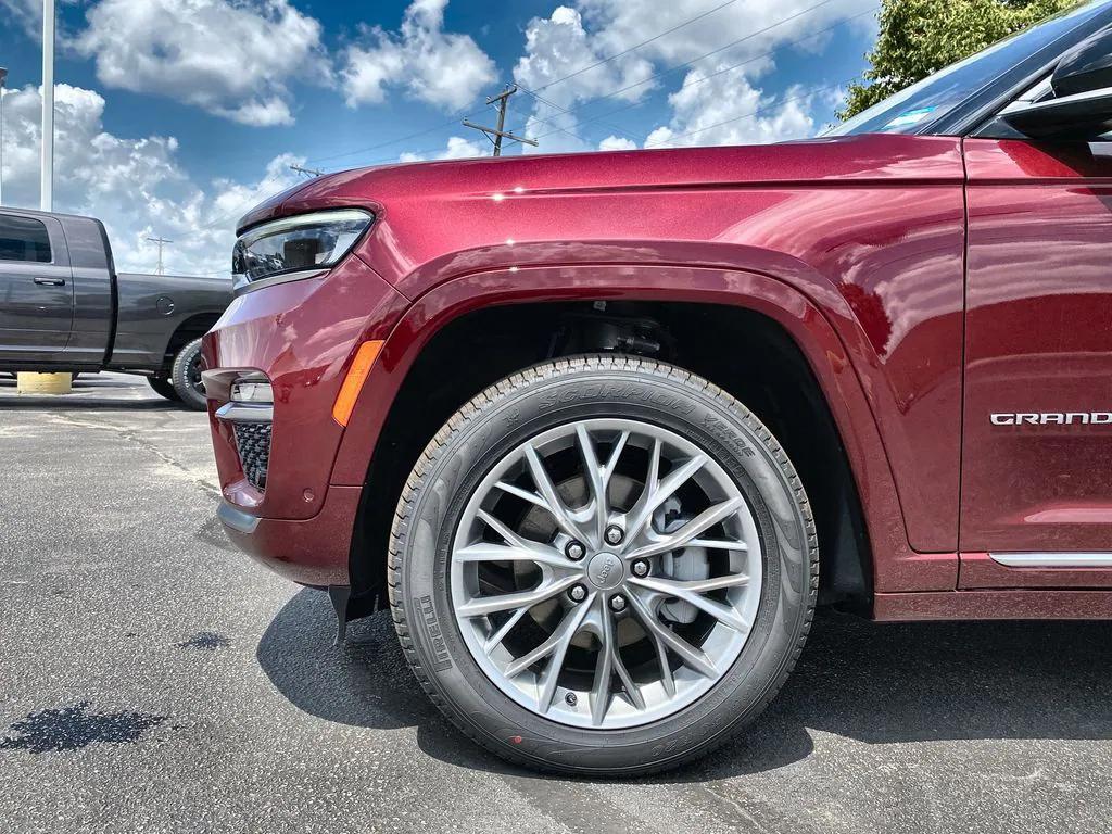 new 2025 Jeep Grand Cherokee car, priced at $59,055