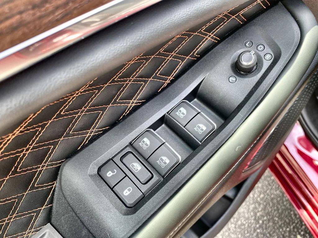 new 2025 Jeep Grand Cherokee car, priced at $59,055