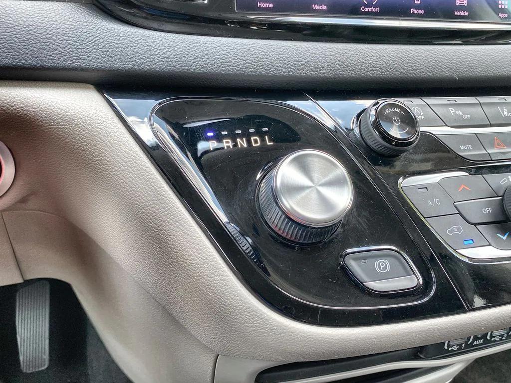used 2023 Chrysler Pacifica car, priced at $24,000