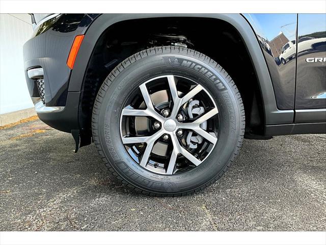 new 2024 Jeep Grand Cherokee car, priced at $48,297