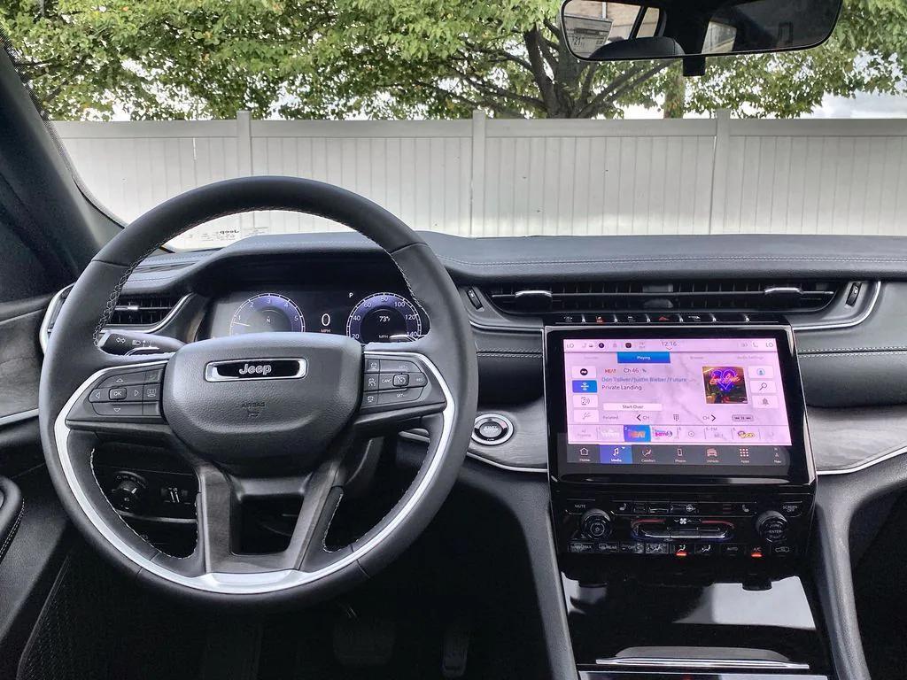 new 2025 Jeep Grand Cherokee car, priced at $52,335