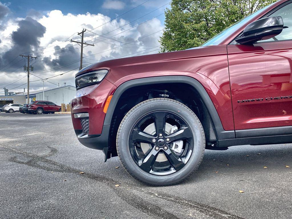 new 2025 Jeep Grand Cherokee car, priced at $52,335