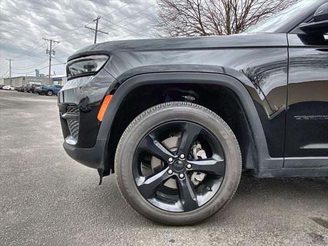 used 2024 Jeep Grand Cherokee car, priced at $39,925