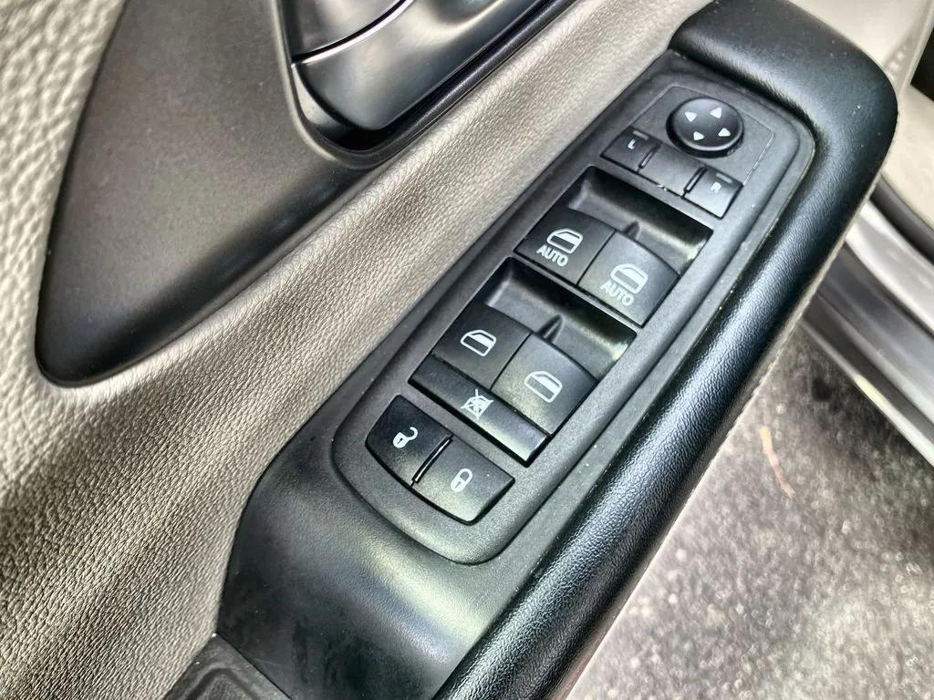 used 2022 Chrysler Pacifica Hybrid car, priced at $19,900