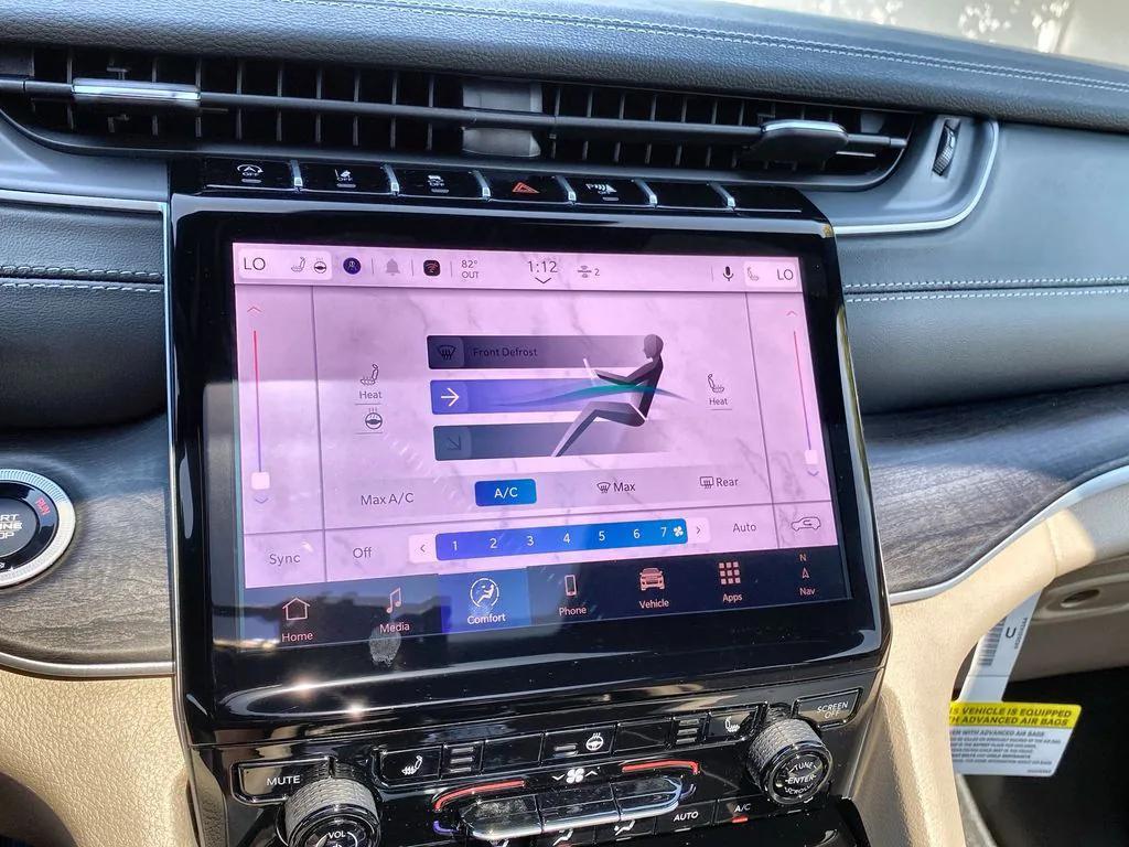 new 2025 Jeep Grand Cherokee car, priced at $44,720