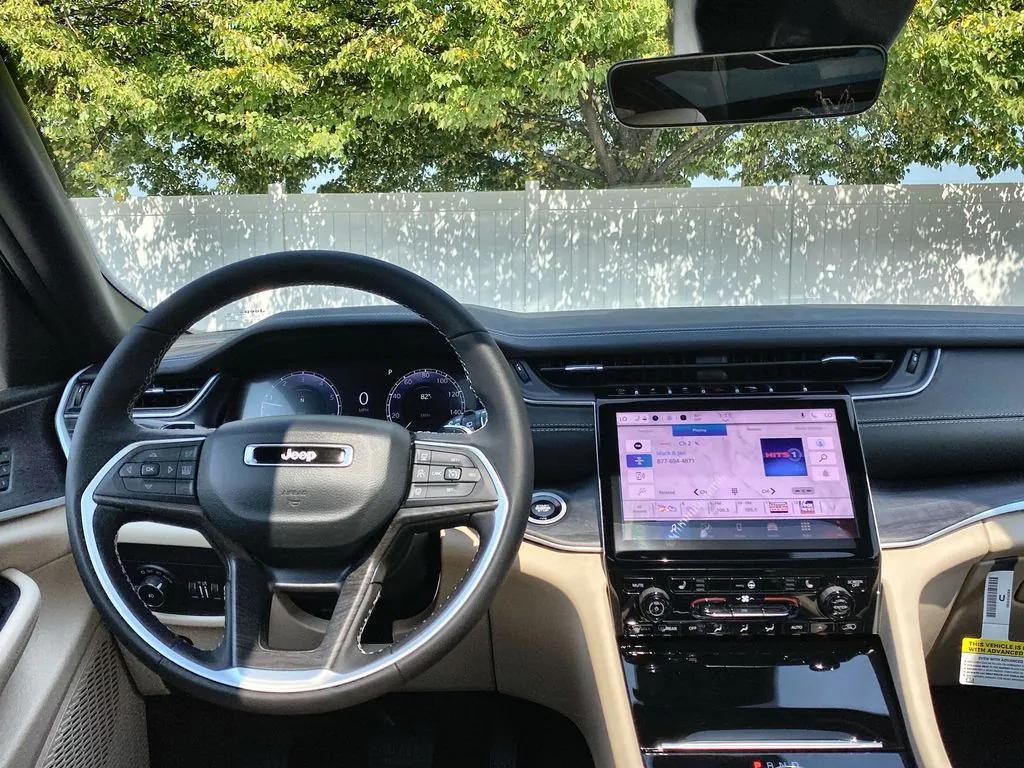 new 2025 Jeep Grand Cherokee car, priced at $44,720