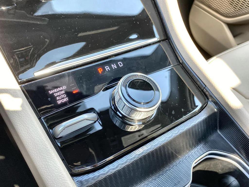 new 2025 Jeep Grand Cherokee car, priced at $44,720