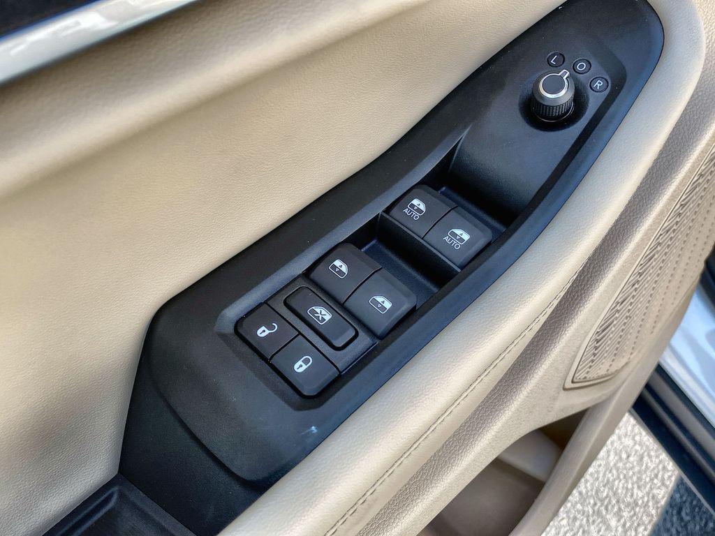 new 2025 Jeep Grand Cherokee car, priced at $44,720