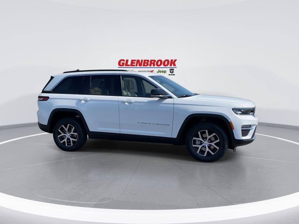 new 2025 Jeep Grand Cherokee car, priced at $44,720