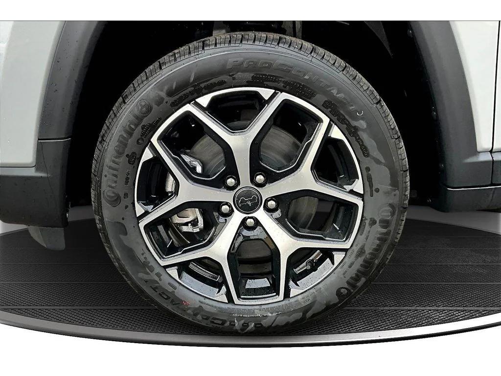 new 2026 Jeep Compass car, priced at $33,648