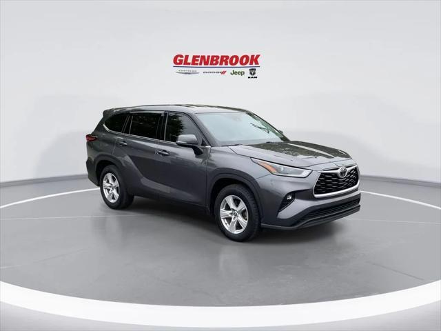 used 2021 Toyota Highlander car, priced at $28,500