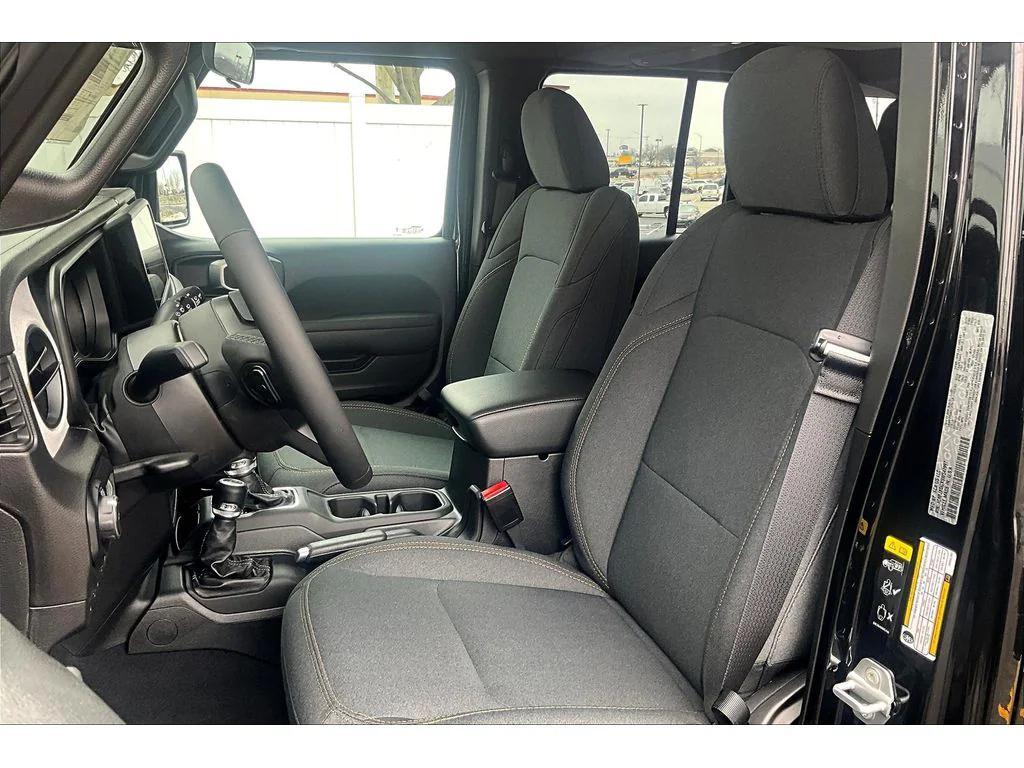 new 2025 Jeep Wrangler car, priced at $47,883