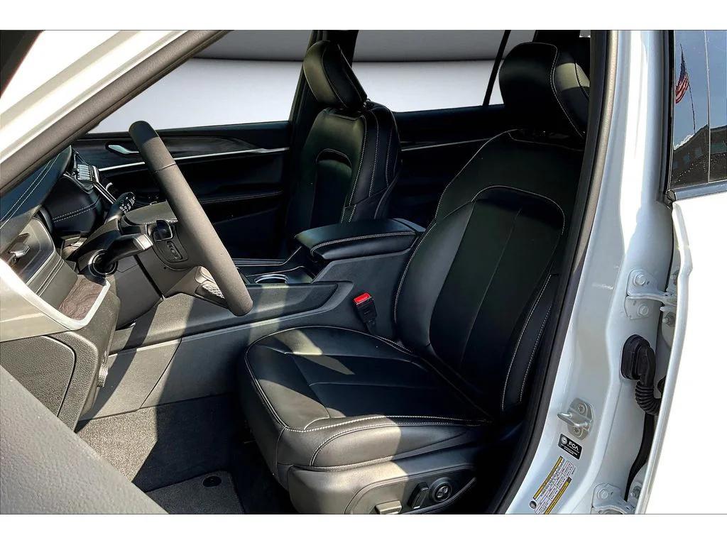 new 2025 Jeep Grand Cherokee L car, priced at $46,520