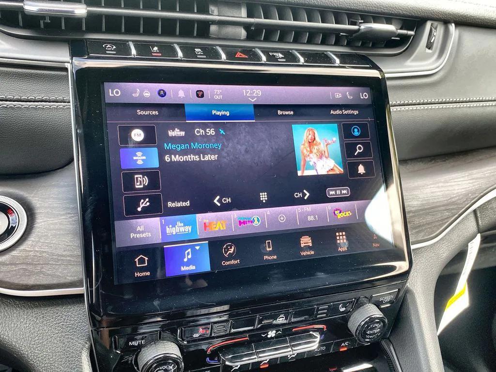 new 2025 Jeep Grand Cherokee car, priced at $49,610