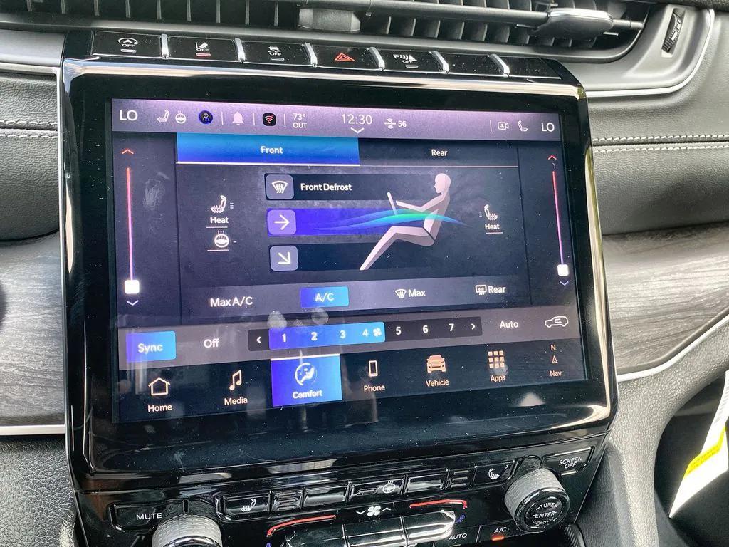 new 2025 Jeep Grand Cherokee car, priced at $49,610