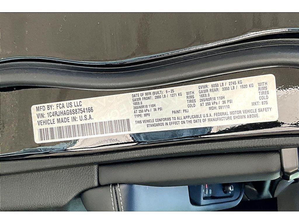 new 2025 Jeep Grand Cherokee car, priced at $37,916