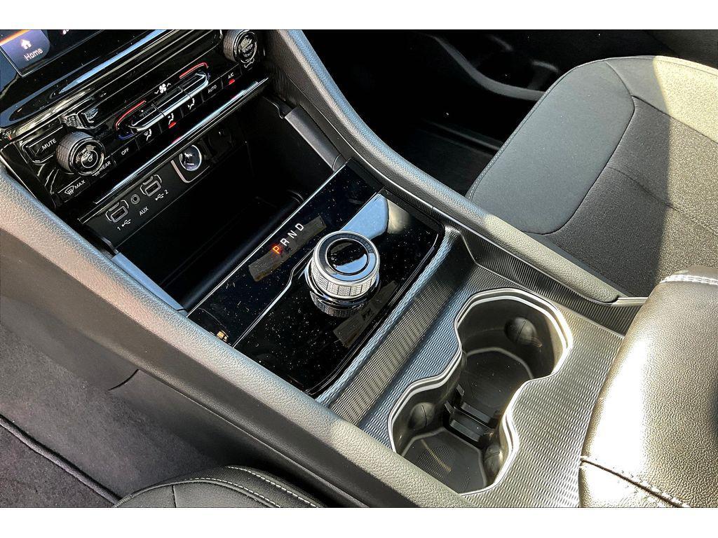 new 2025 Jeep Grand Cherokee car, priced at $37,916