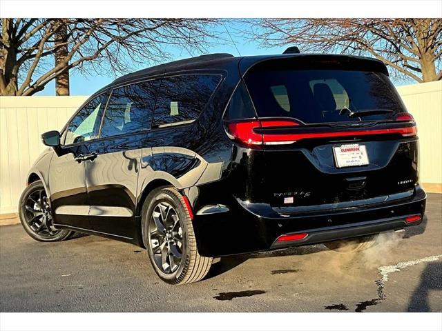 new 2024 Chrysler Pacifica car, priced at $43,267