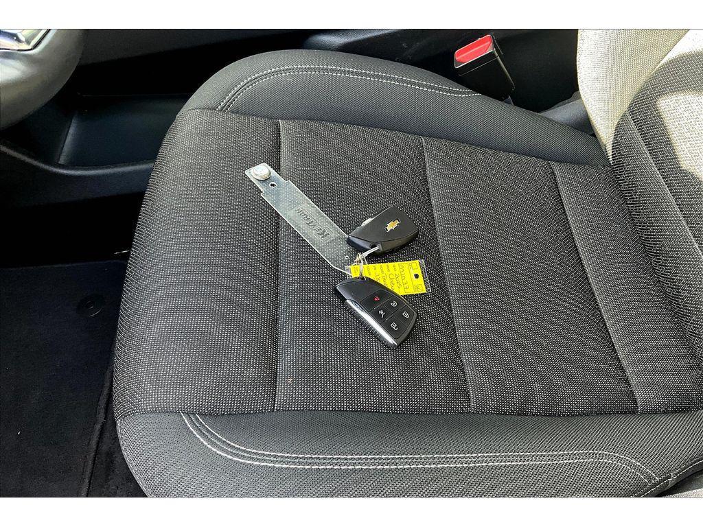 used 2025 Chevrolet Traverse car, priced at $35,987