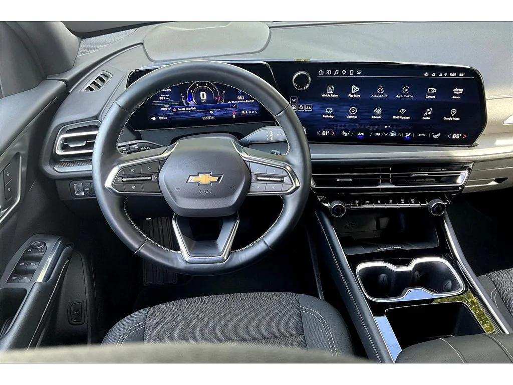 used 2025 Chevrolet Traverse car, priced at $35,987