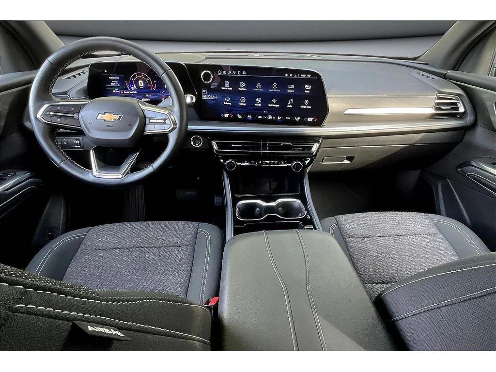 used 2025 Chevrolet Traverse car, priced at $35,987