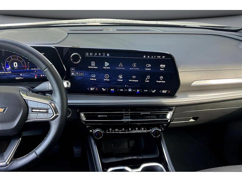 used 2025 Chevrolet Traverse car, priced at $35,987