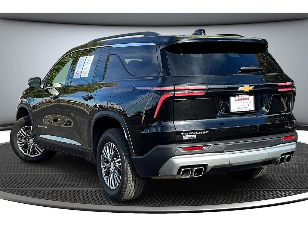 used 2025 Chevrolet Traverse car, priced at $35,987
