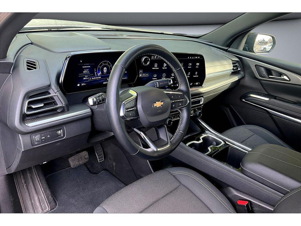 used 2025 Chevrolet Traverse car, priced at $35,987