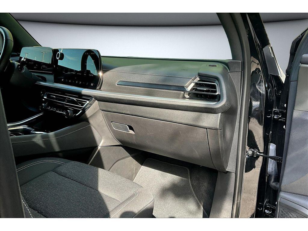 used 2025 Chevrolet Traverse car, priced at $35,987