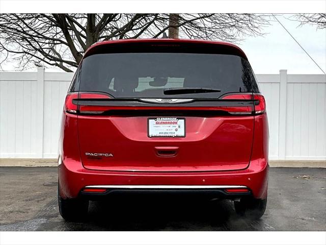 new 2025 Chrysler Pacifica car, priced at $44,365