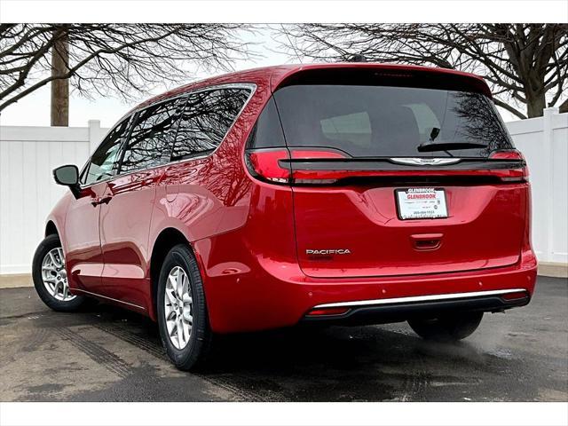 new 2025 Chrysler Pacifica car, priced at $44,365