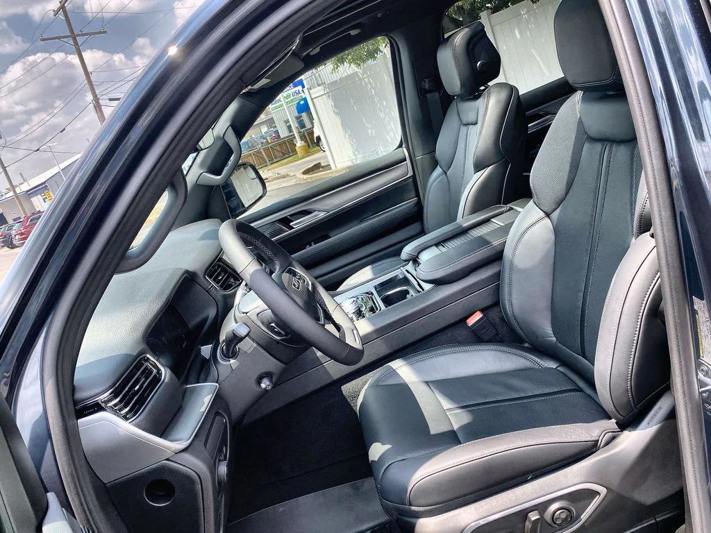 new 2025 Jeep Wagoneer car, priced at $69,017