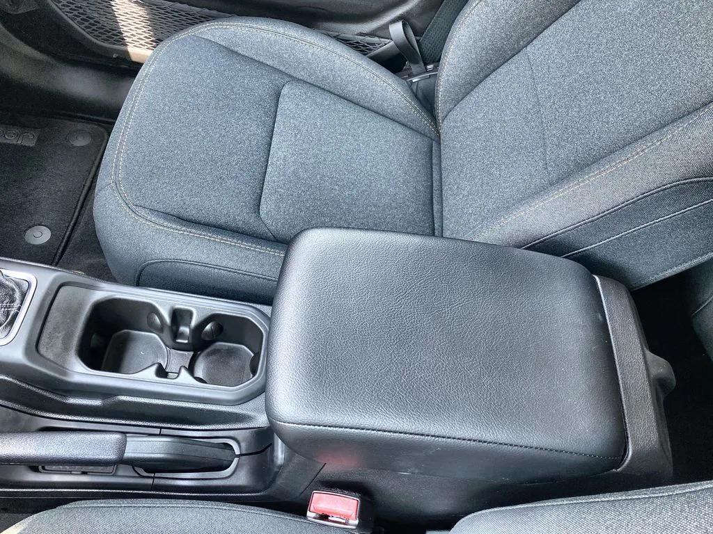 new 2025 Jeep Wrangler car, priced at $43,753