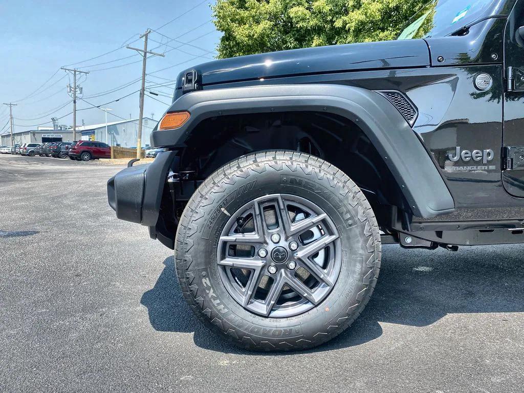 new 2025 Jeep Wrangler car, priced at $43,753