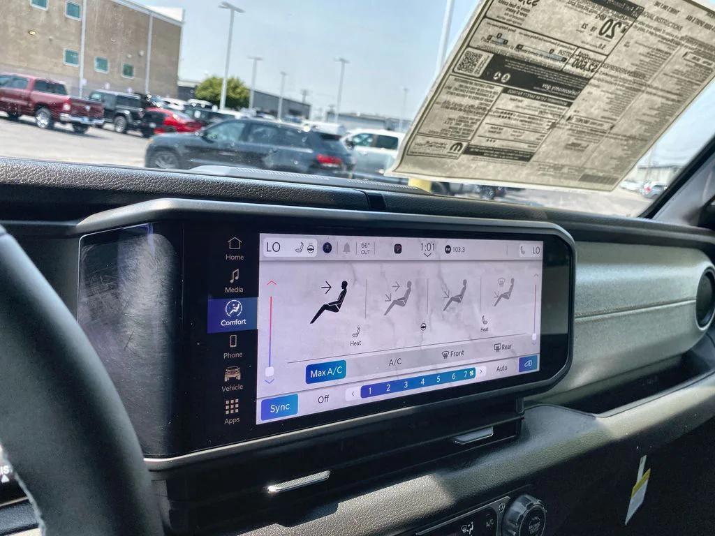 new 2025 Jeep Wrangler car, priced at $43,753