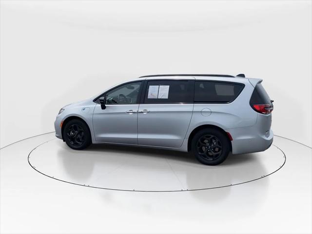 used 2024 Chrysler Pacifica car, priced at $30,900