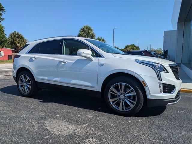 new 2025 Cadillac XT5 car, priced at $54,590
