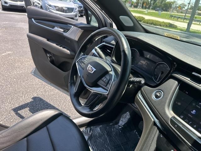 used 2023 Cadillac XT5 car, priced at $29,400