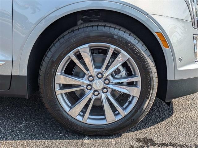 new 2025 Cadillac XT5 car, priced at $55,390